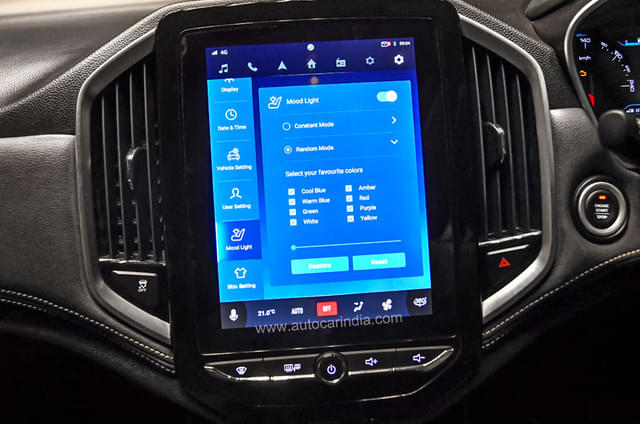 Infotainment System Image - 2430