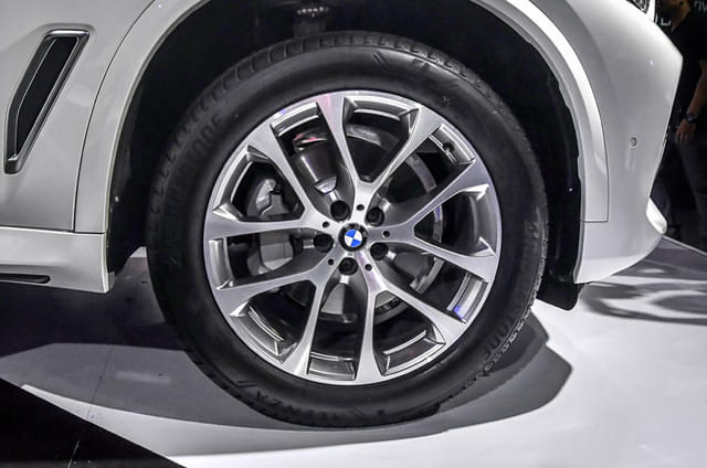 Alloy Wheels Image - 5784