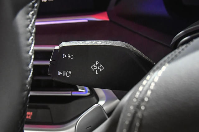 Steering Mounted Controls Image - 5776