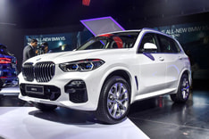 2019 BMW X5 image gallery
