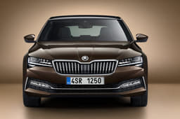 Skoda Superb facelift image gallery