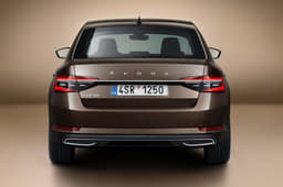 Skoda Superb facelift image gallery