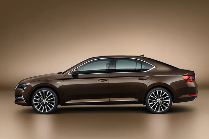 Skoda Superb facelift image gallery