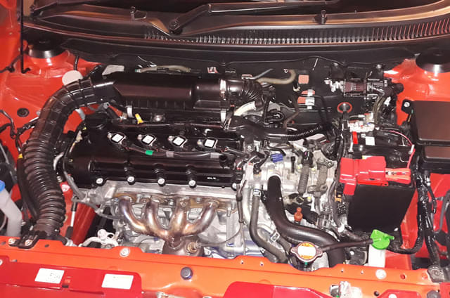 Open Bonnet Engine Shot Image - 7987