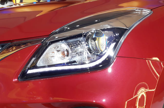 Headlight Image - 7967