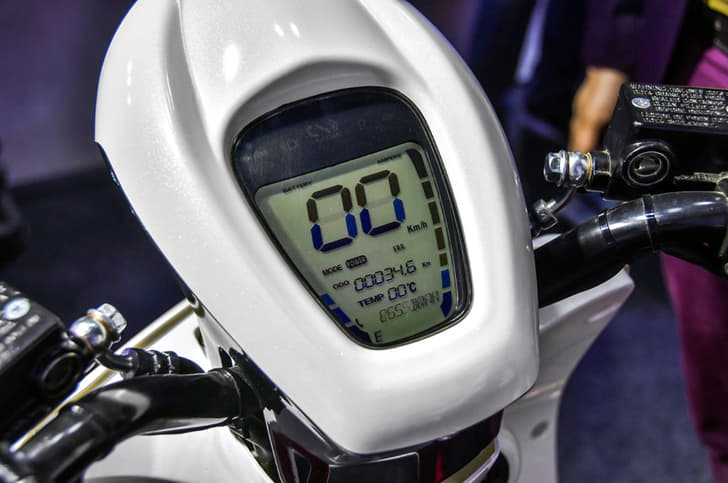 22 KYMCO iFlow electric scooter image gallery