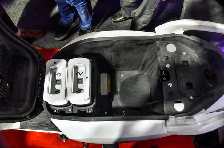 22 KYMCO iFlow electric scooter image gallery