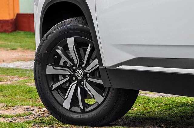 Alloy Wheels Image - 2414