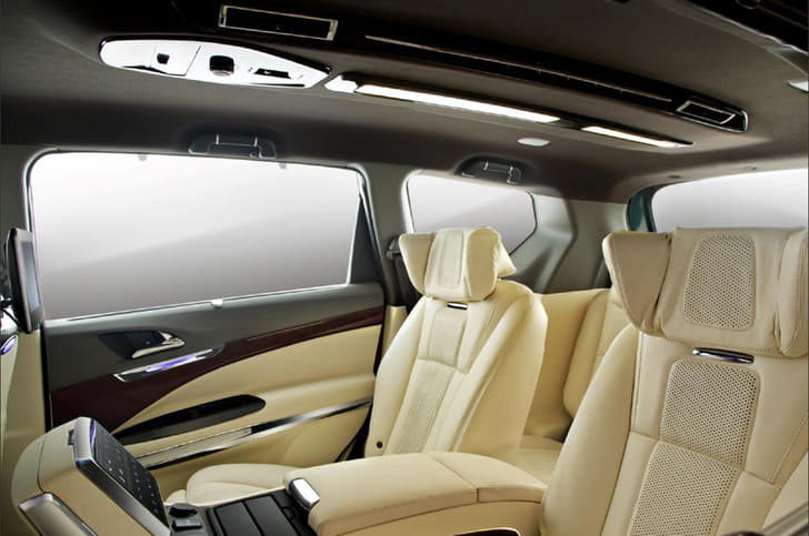 Mahindra Marazzo DC design interior package image gallery