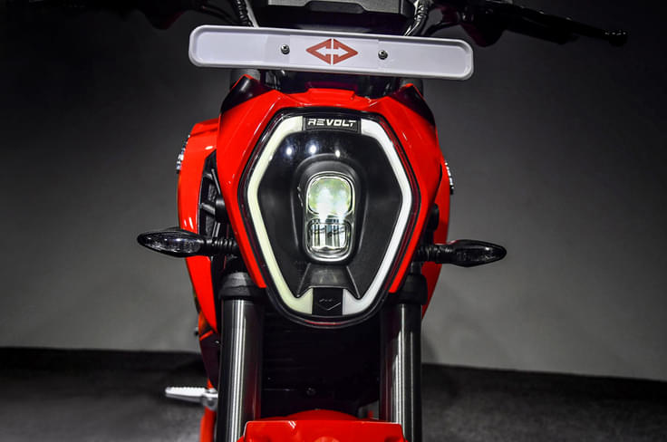The Hexagon-shaped headlight looks futuristic. The Hexagon-shaped headlight looks futuristic.