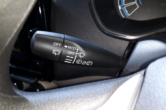 Steering Mounted Controls Image - 10415