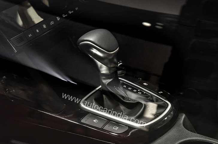 2019 Kia Seltos image gallery