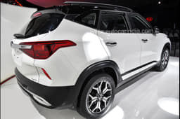 2019 Kia Seltos image gallery