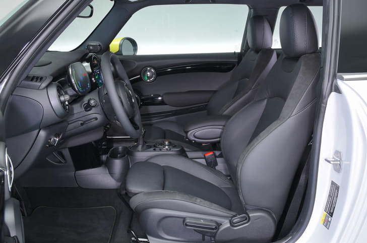 2019 Mini Cooper SE image gallery