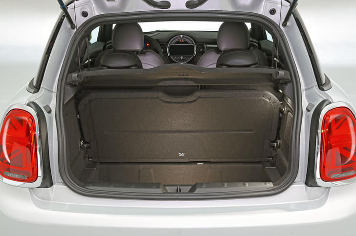 2019 Mini Cooper SE image gallery