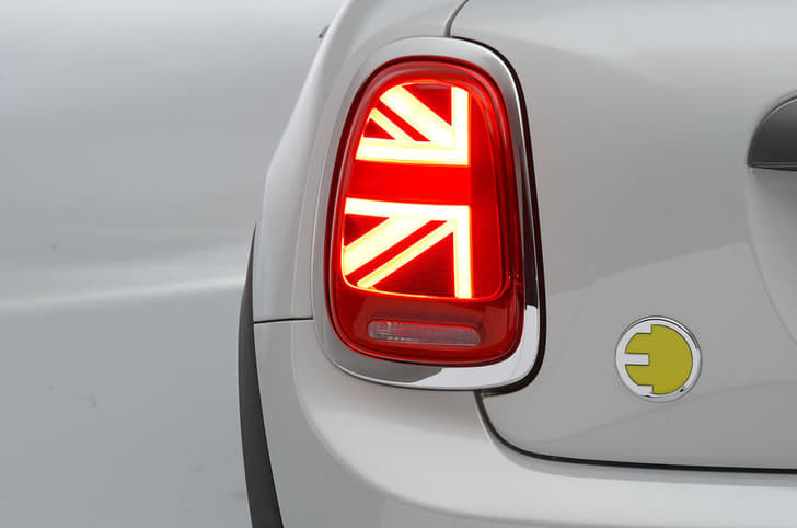 2019 Mini Cooper SE image gallery