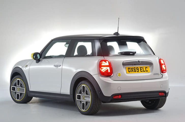 2019 Mini Cooper SE image gallery