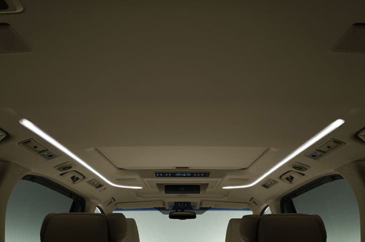 2019 Toyota Vellfire image gallery