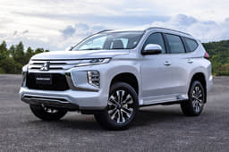 Mitsubishi Pajero Sport facelift image gallery