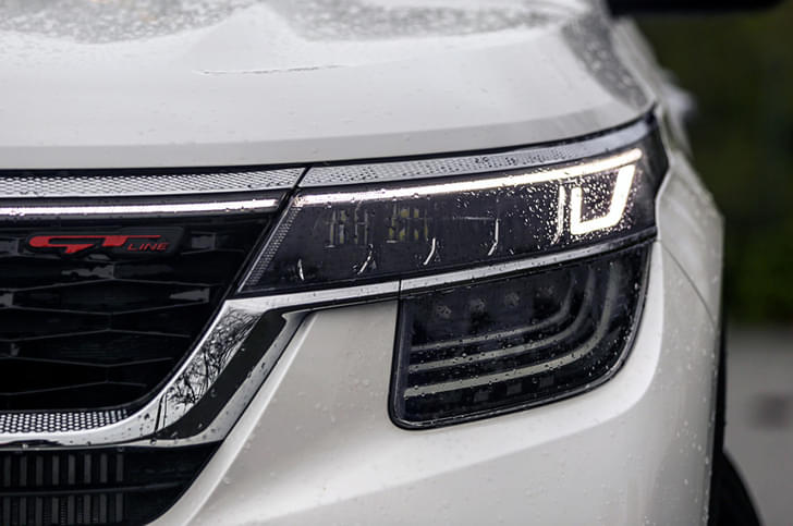 Kia Seltos Headlight