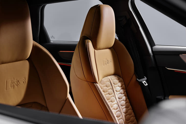 2020 Audi RS6 Avant image gallery