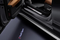 2020 Audi RS6 Avant image gallery