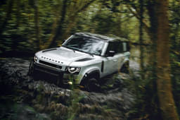 Land Rover Defender 130 Color Silver