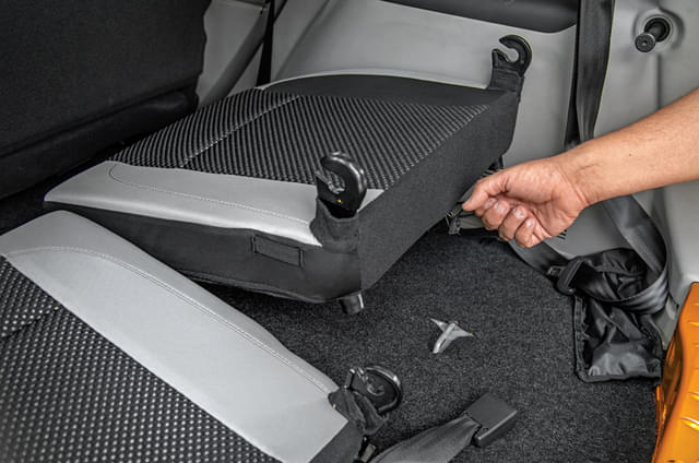 Folding Rear Seat Image - 10574