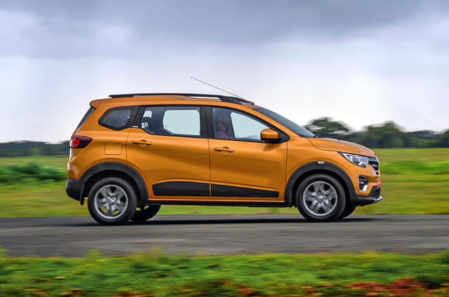 Alloy Wheels Image - 9889