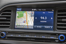 2019 Hyundai Elantra image gallery