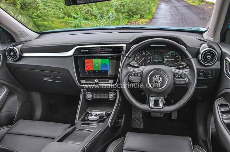 There are a few poorly built plastics and buttons, but in general the fit, finish and material quality are first-rate. There are a few poorly built plastics and buttons, but in general the fit, finish and material quality are first-rate.