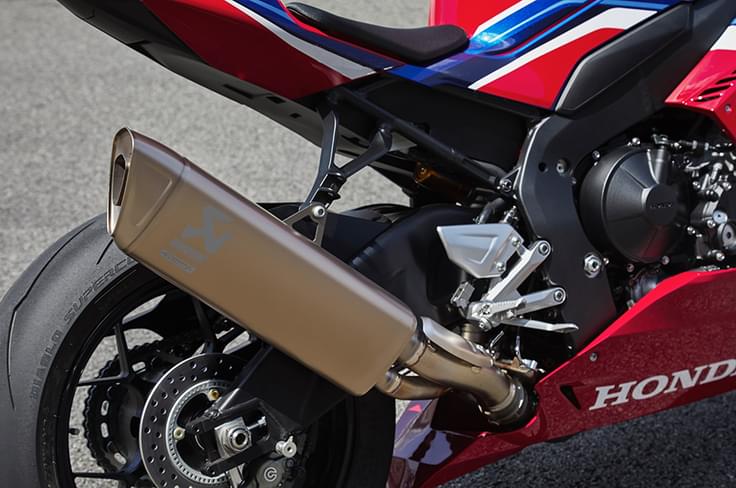 New Akrapovic exhaust is standard on both variants of the Honda CBR1000RR-R Fireblade New Akrapovic exhaust is standard on both variants of the Honda CBR1000RR-R Fireblade