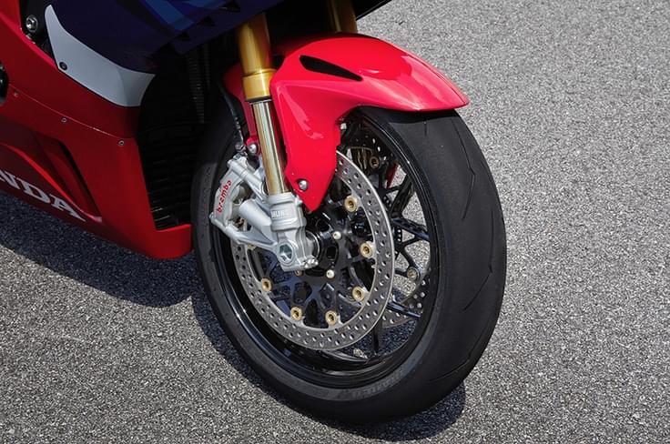 The SP variant gets Brembo The SP variant gets Brembo
