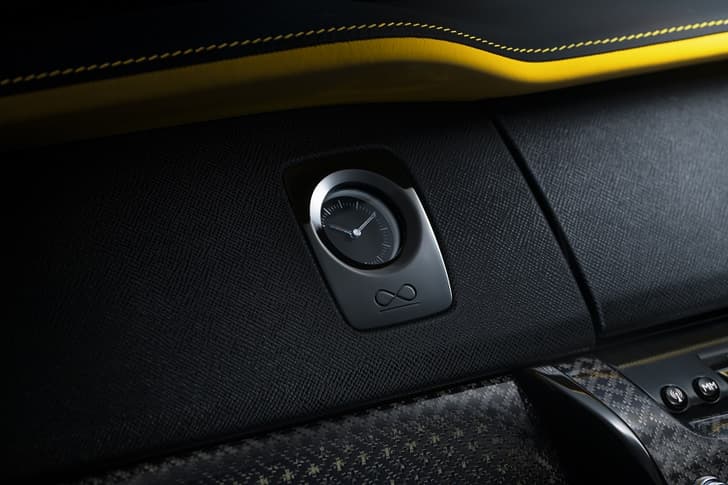 2020 Rolls-Royce Cullinan Black Badge image gallery