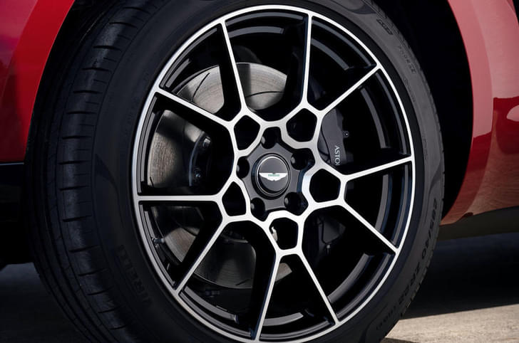 Aston Martin Dbx Front Right Three Quarter