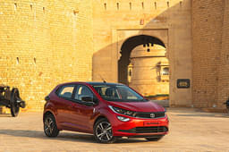 Tata Altroz Front Right Three Quarter
