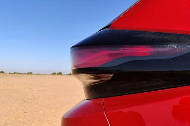 Rear View Image - 4821