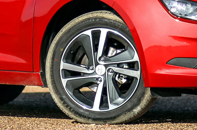 Alloy Wheels Image - 4808