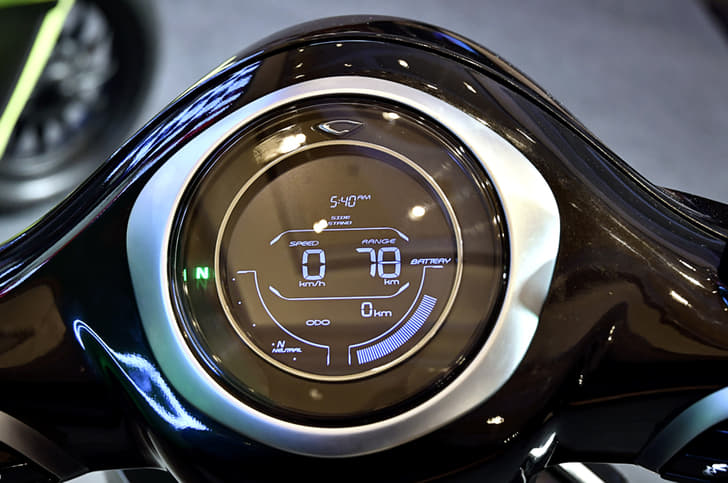 The Chetak uses a simple-looking LCD unit that can be connected to your smartphone via an app.