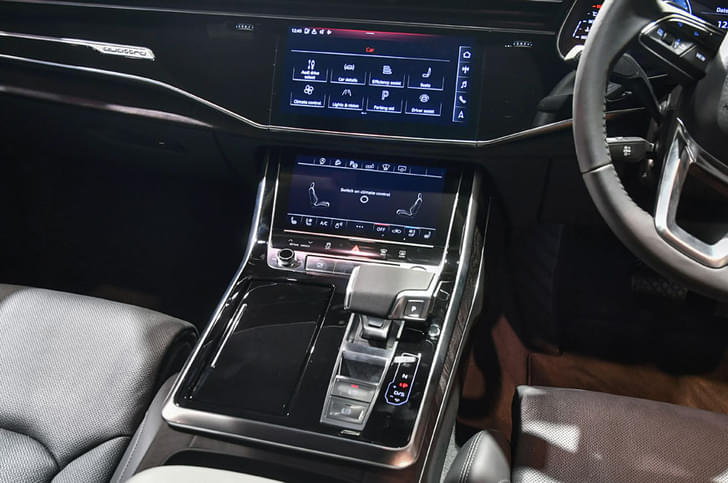Audi Q8 Dashboard
