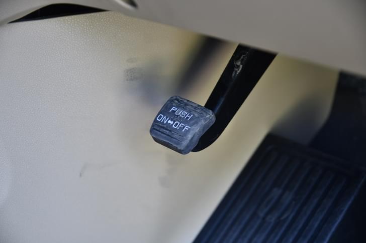 Kia Carnival Foot Controls