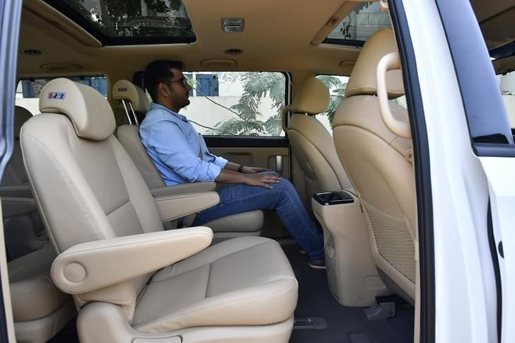 Kia Carnival Second Row Seats