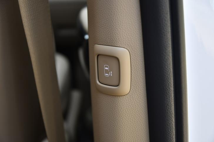 Kia Carnival Door Controls