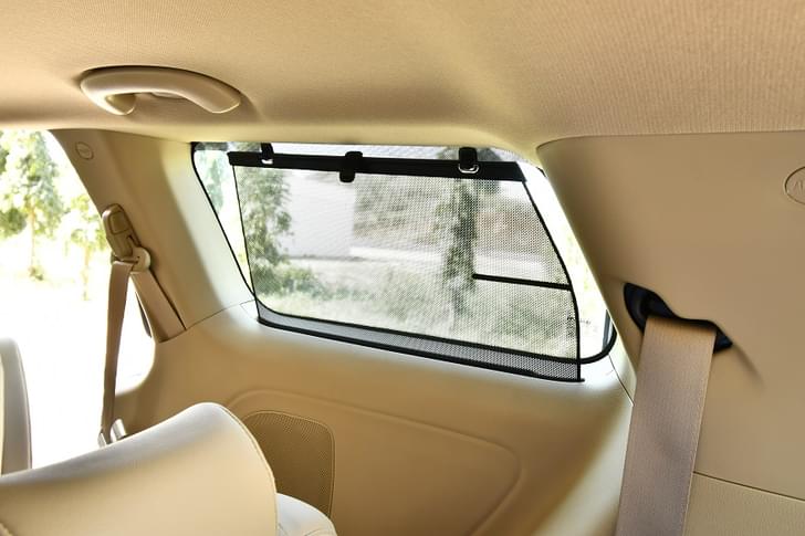 Kia Carnival Door Blinds