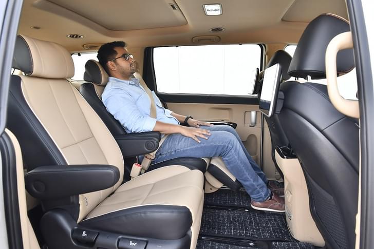 Kia Carnival Second Row Seats