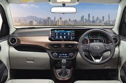 2020 Hyundai Aura image gallery