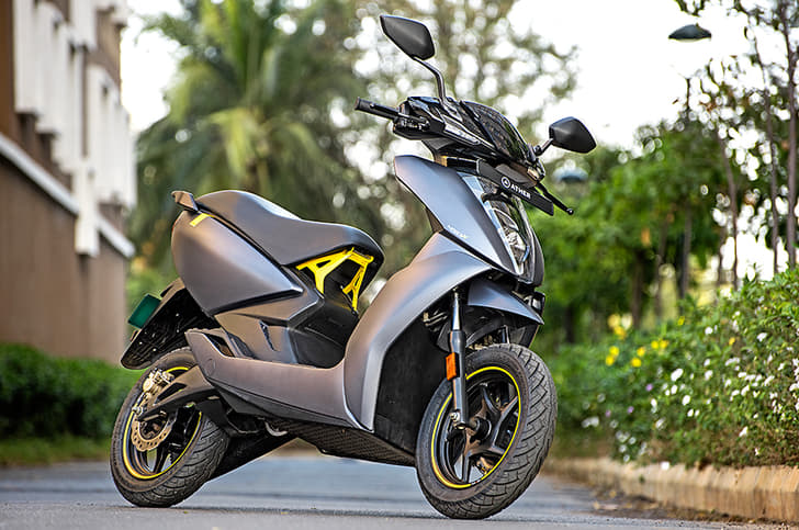 The 450X looks like a futuristic scooter; build quality is pretty good too.