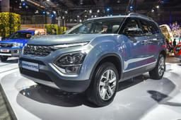 Tata Safari Front Right Three Quarter
