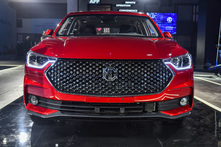 MG RC6 sedan image gallery