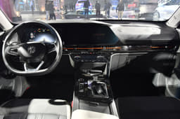 MG RC6 sedan image gallery